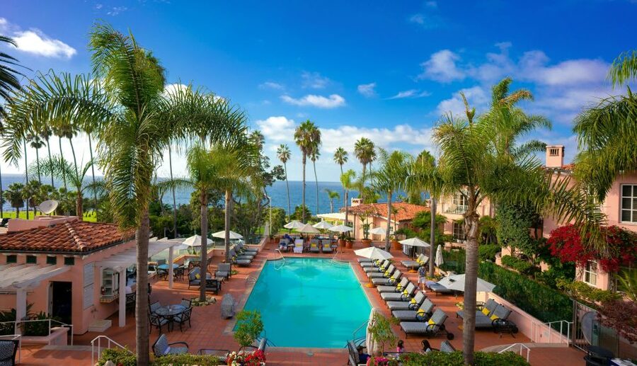 A Seaside Stroll: La Jolla's Hidden Treasures Walking Tour - La Jolla’s galleries and restaurant tips