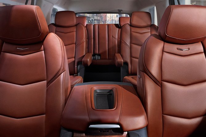 Arrival Private Transfer: San Diego Airport SAN to San Diego in Luxury SUV - A calm start at San Diego International Airport