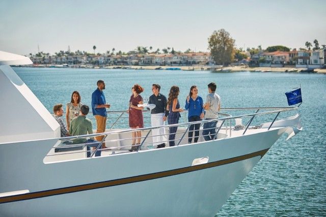 City Cruises San Diego: Best of the Bay Scenic Harbor Tour - Coronado Island, Hotel del Coronado, and the bridge