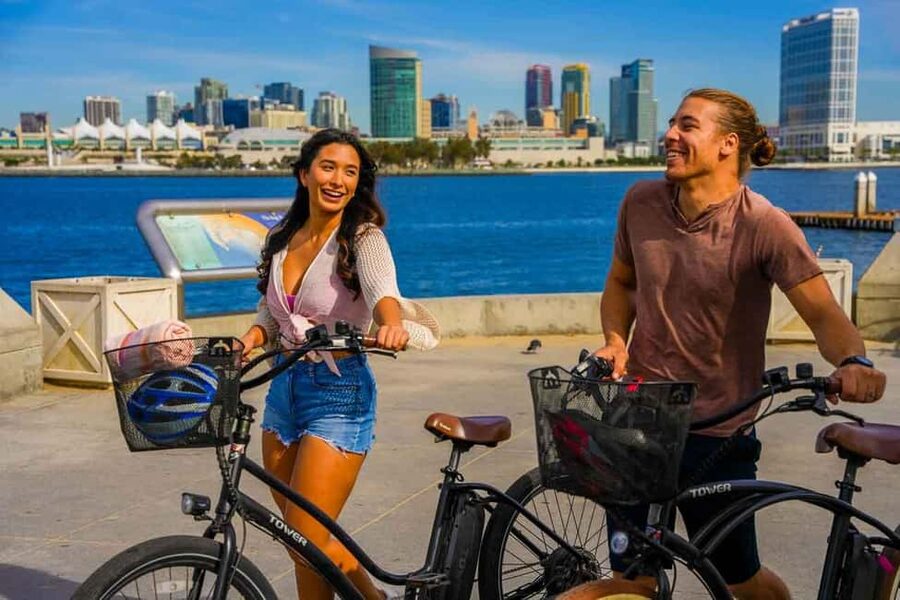 Coronado: Guided Bike Tour - Orange Avenue and the everyday side of Coronado