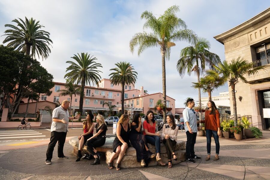 La Jolla Food & Drink Walking Tour - Sip, Savor & Sea - Reaching La Jolla Cove and the sea lions