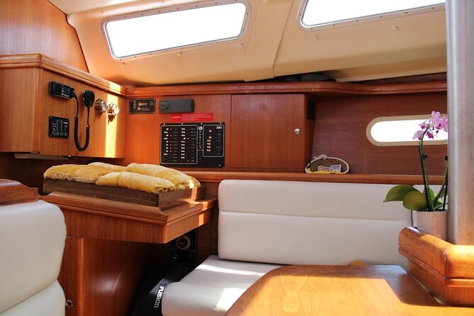 Private Day Sailing Experience in San Diego up to 12 guests - Blankets, drinks, and simple snacks
