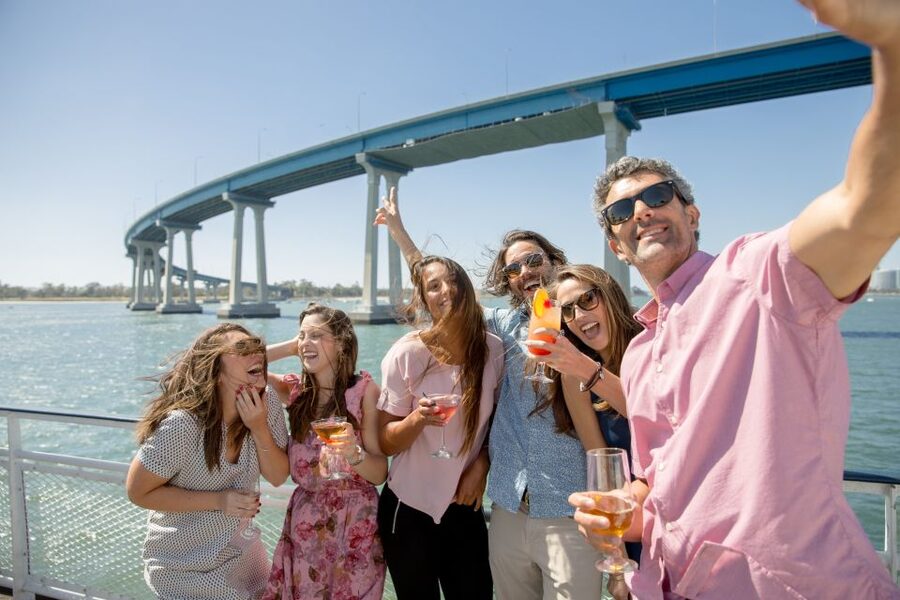 San Diego: Bay Sights and Sips Sunset Cruise - Hors d’oeuvres and dessert: included, but not guaranteed to reach every seat