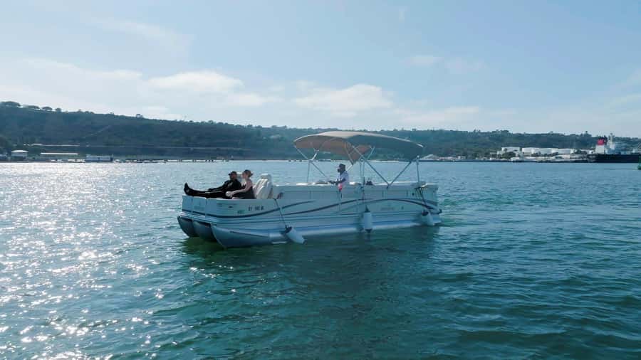 San Diego: Bennington Luxury Pontoon Rental - Bring the right group and the right supplies