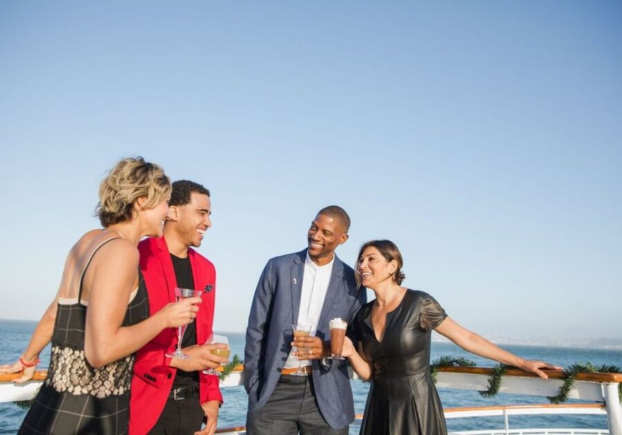 San Diego: Christmas Day Buffet Brunch or Dinner Cruise - What the bay route gives you