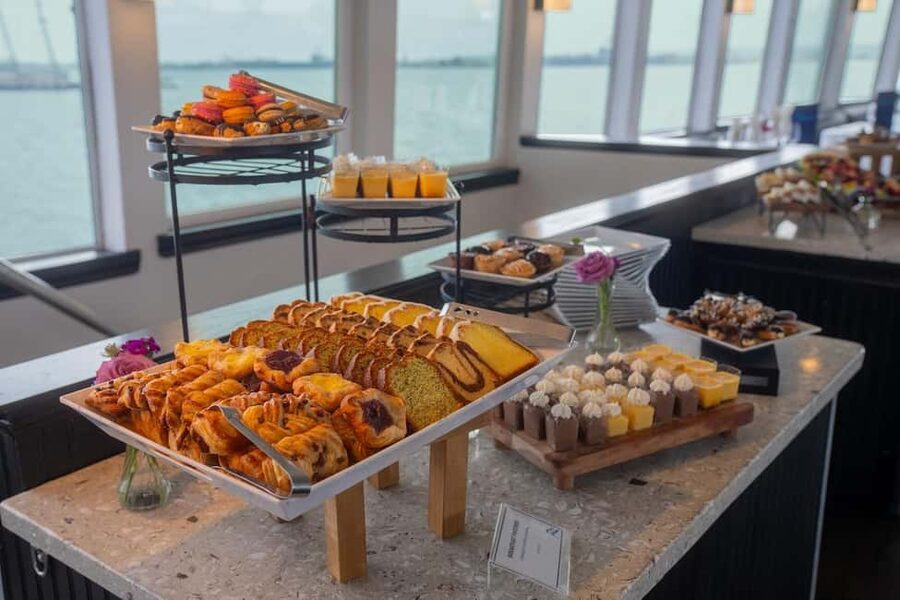 San Diego: City Cruises Buffet Breakfast and Brunch Cruise - The sightseeing route around San Diego Bay