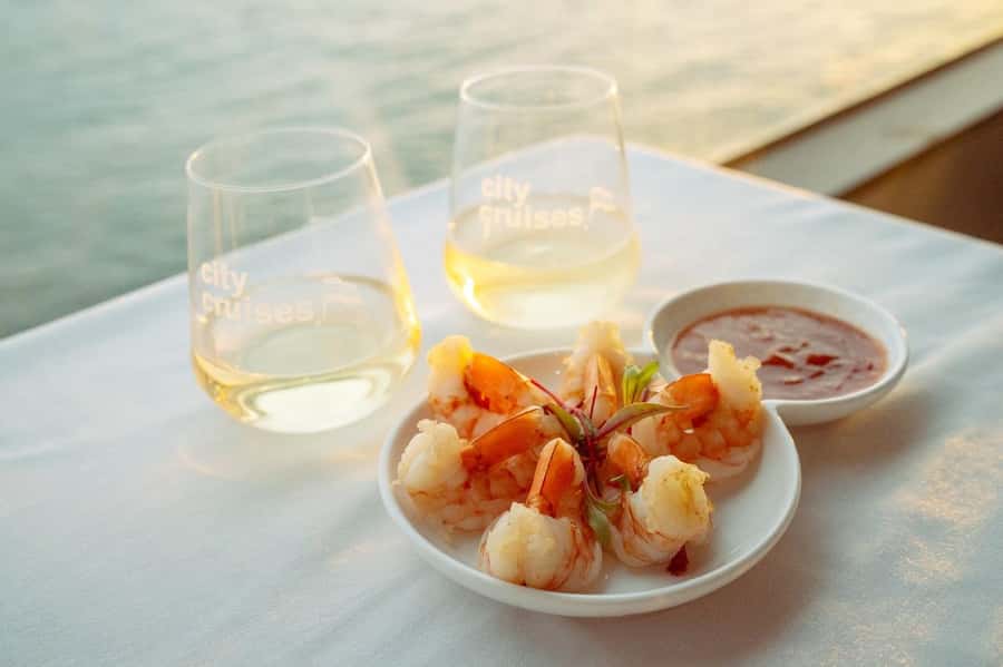 San Diego: City Cruises Gourmet Dinner Cruise - Sunset, city lights, and the best place to sit