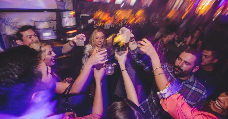 San Diego: Club Crawl - How the San Diego club crawl works at 9 pm