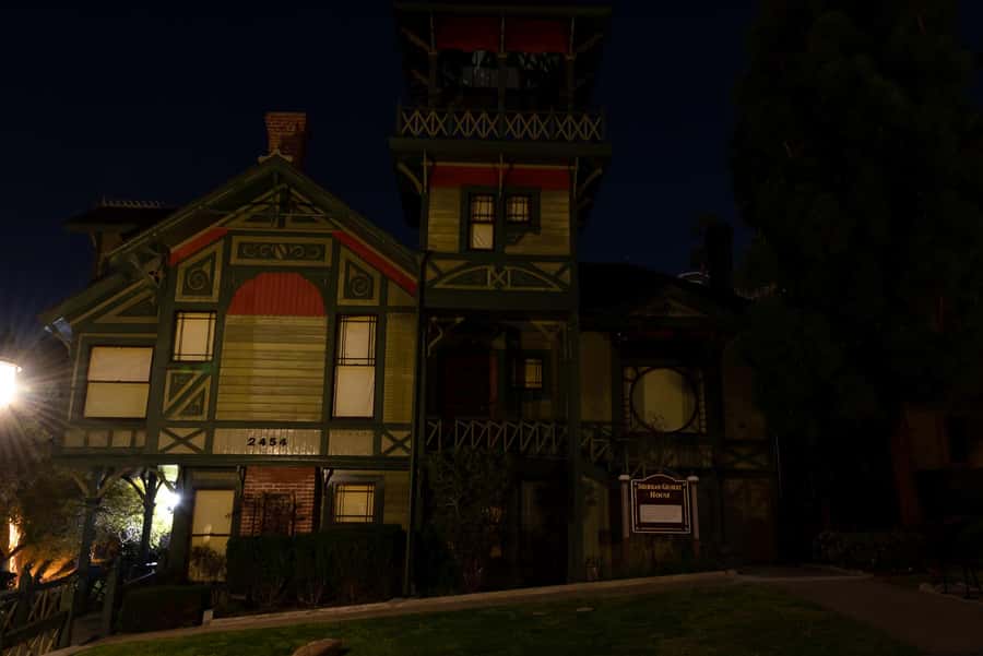 San Diego: Gaslamp Quarter Ghosts and Crime Walking Tour - The unsolved murder, secret room, and hieroglyphics