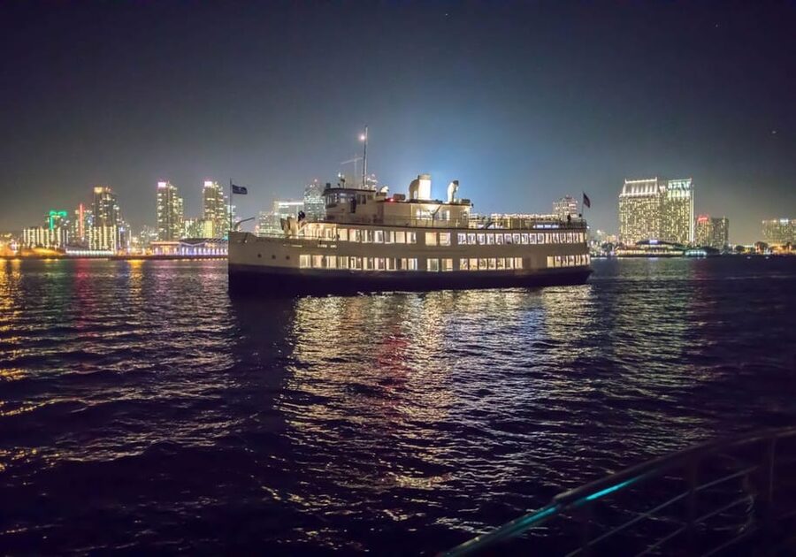 San Diego: New Year's Eve Early Buffet Dinner Cruise - Key points at a glance