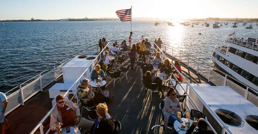 San Diego: New Year's Eve Gourmet Brunch or Dinner Cruise - San Diego views without a separate sightseeing cruise