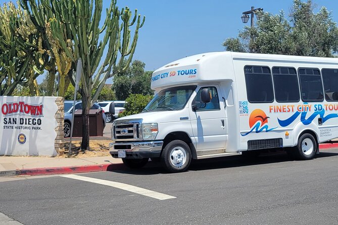San Diego: The Most Extensive City & Beach Tour - The guide and the presentation