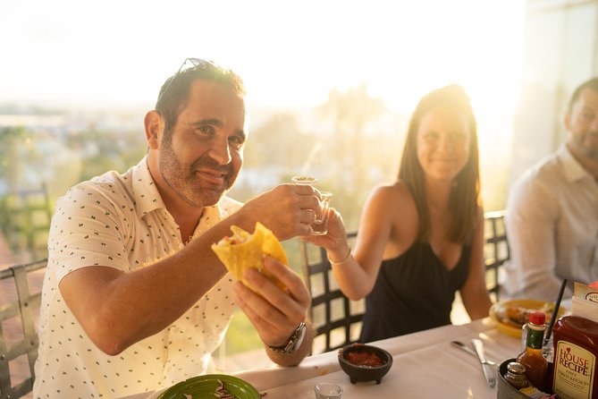 Tequila, Tacos & Tombstones: Old Town Food & Drink Walking Tour - Mariachi, margaritas, and time to sit